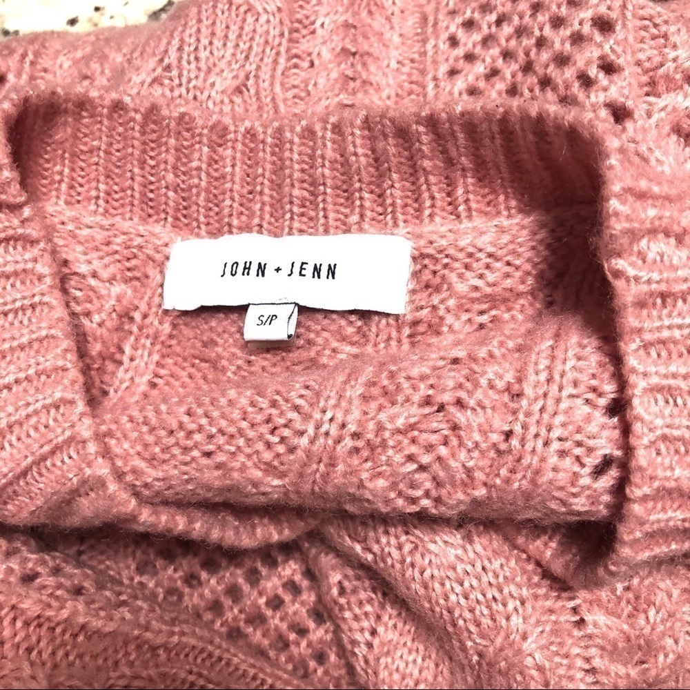 John + Jenn Oversized Cable Knit Sweater in Blush Pink Size S/P - Picture 8 of 10